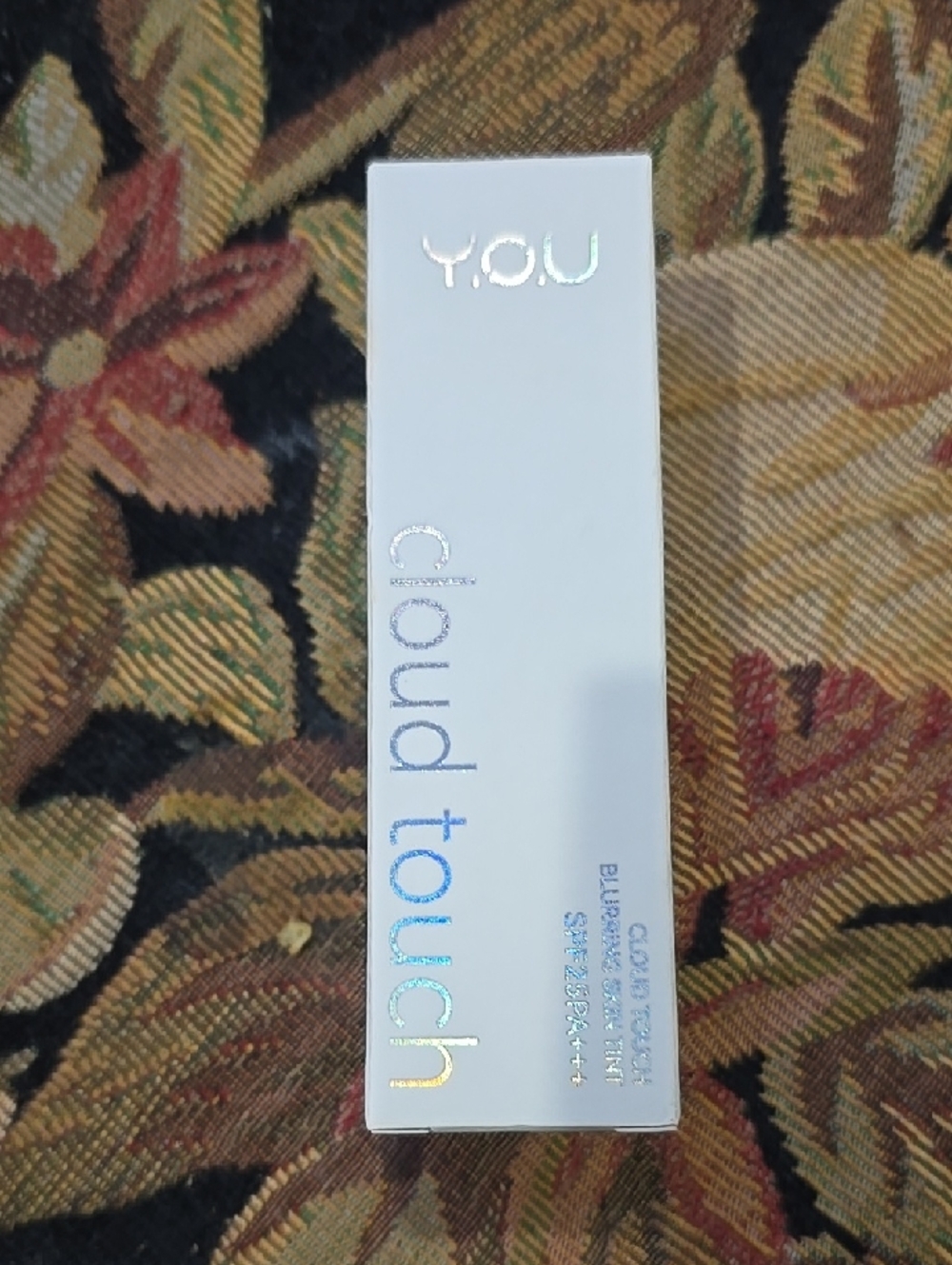 CLOUD TOUCH SKIN TINT